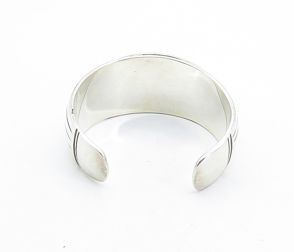 925 Sterling Silver  Vintage Shiny Raised Detail Tapered Cuff Bracelet  BT2560