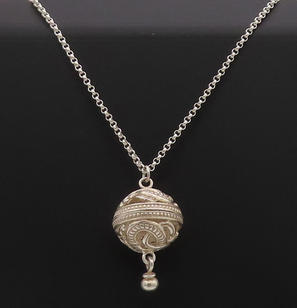 925 Sterling Silver Vintage Necklace Swirly Carved Infinity Large Bead  NE4243