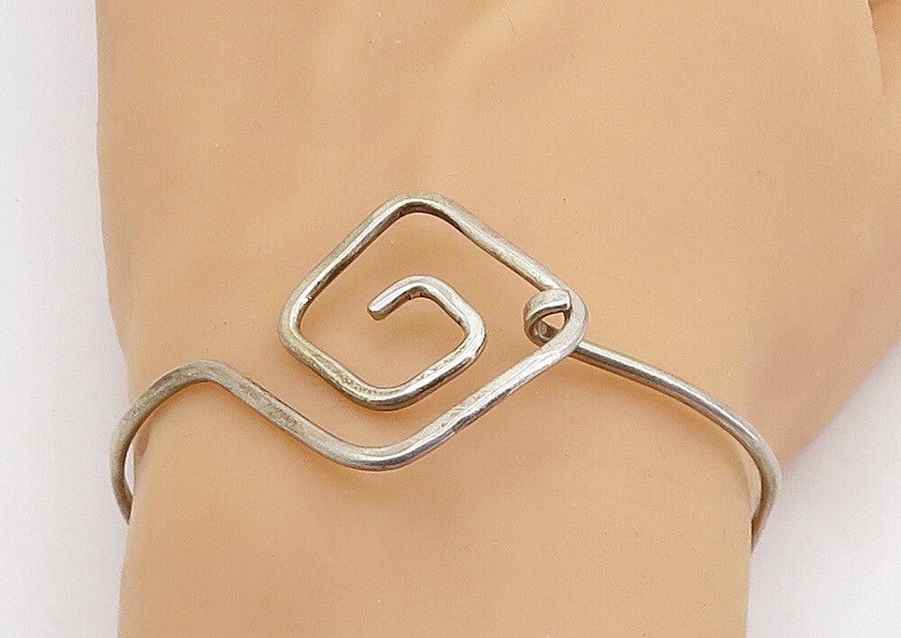 925 Sterling Silver  Vintage Thin Spiral Design Hook Bangle Bracelet  BT2865