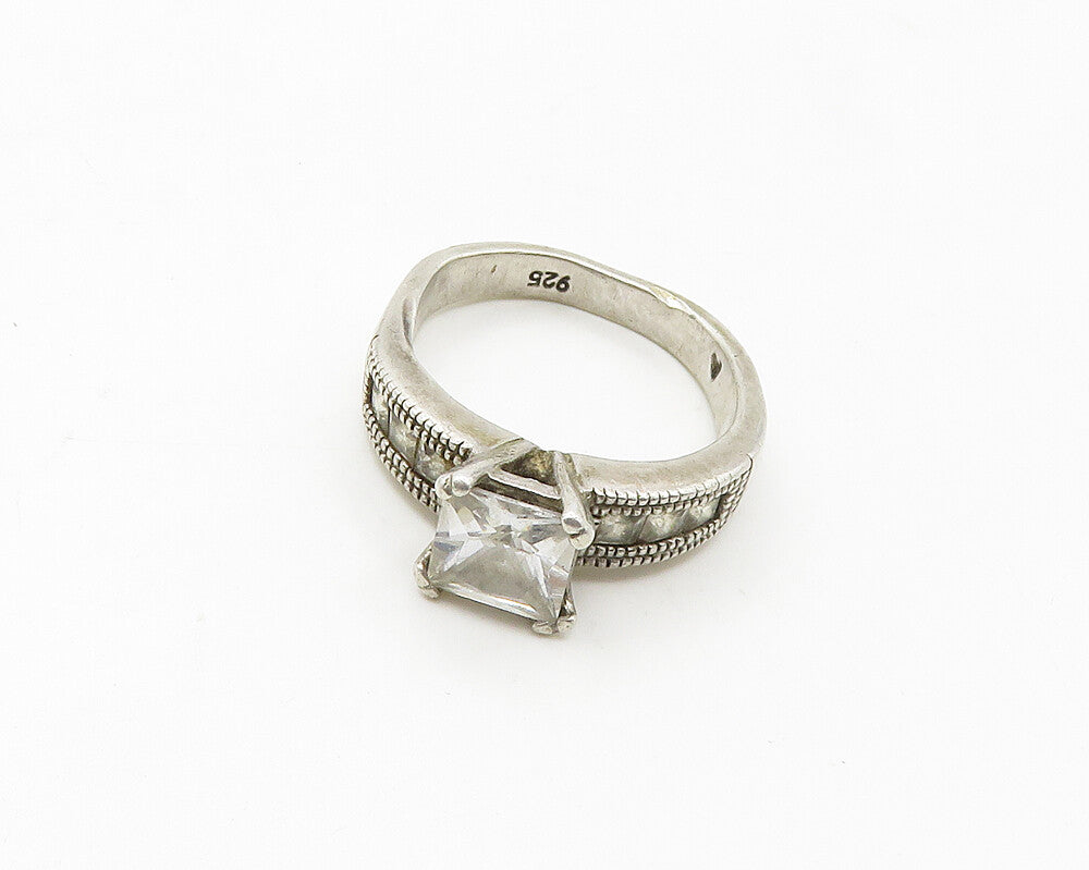 925 Sterling Silver  Vintage Cubic Zirconia Solitaire Accent Ring Sz 7 RG17964