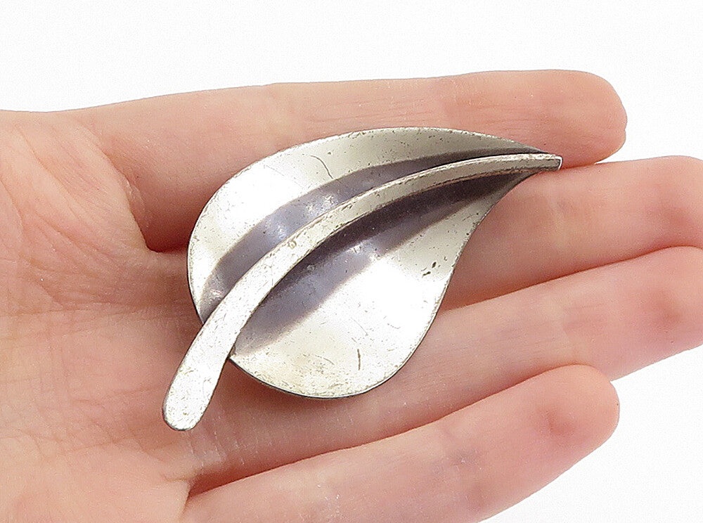 BEAU 925 Sterling Silver  Vintage Oxidized Single Leaf Motif Brooch Pin BP2659