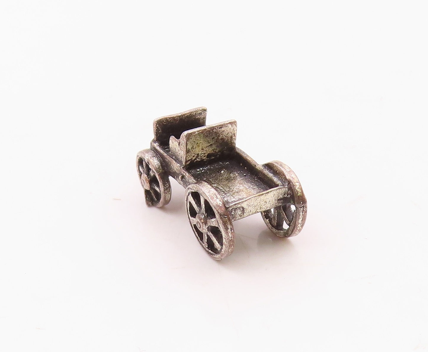 925 Sterling Silver  Vintage Old Fashioned Wagon Car Pendant  PT18232