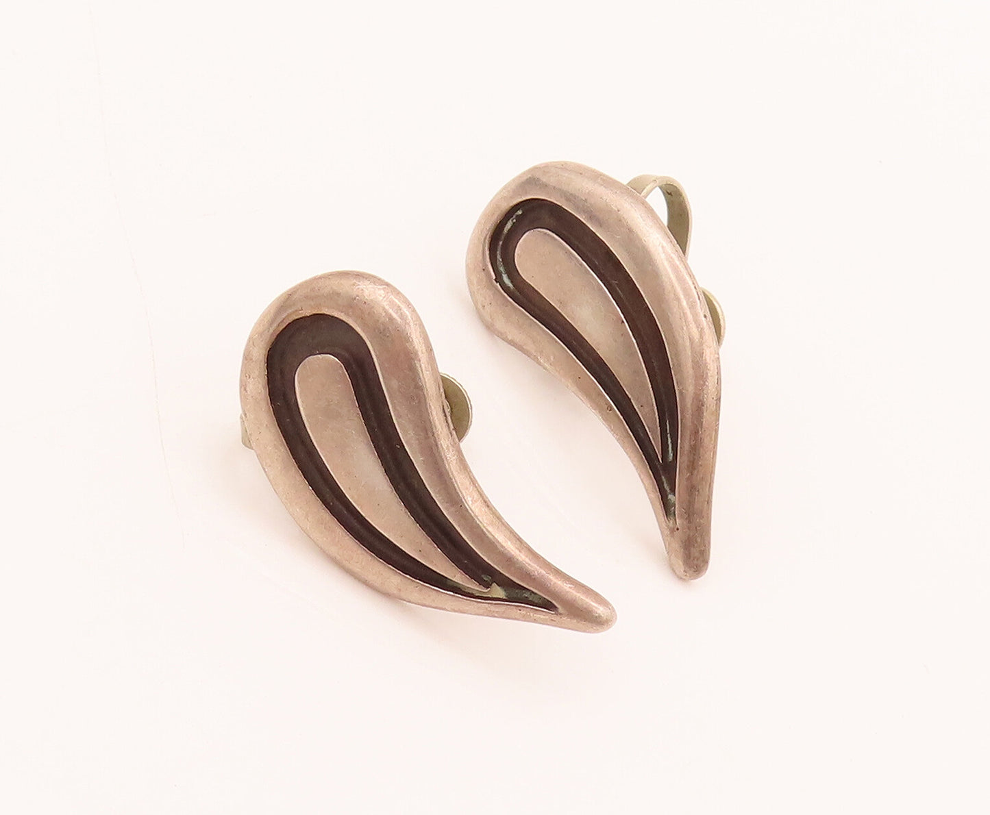 925 Sterling Silver  Vintage Water Drop Shape Carved Cutout Earrings  EG12466