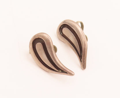 925 Sterling Silver  Vintage Water Drop Shape Carved Cutout Earrings  EG12466