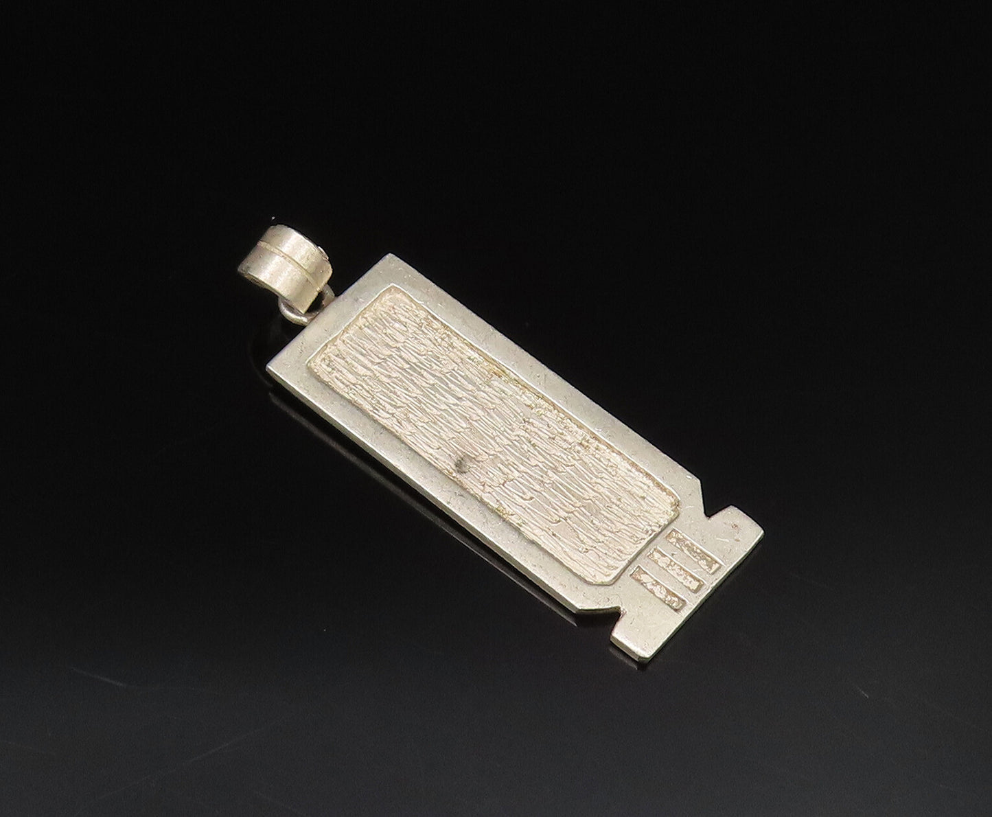 925 Sterling Silver  Vintage Carved Egyptian Pharoah Medal Pendant  PT21421