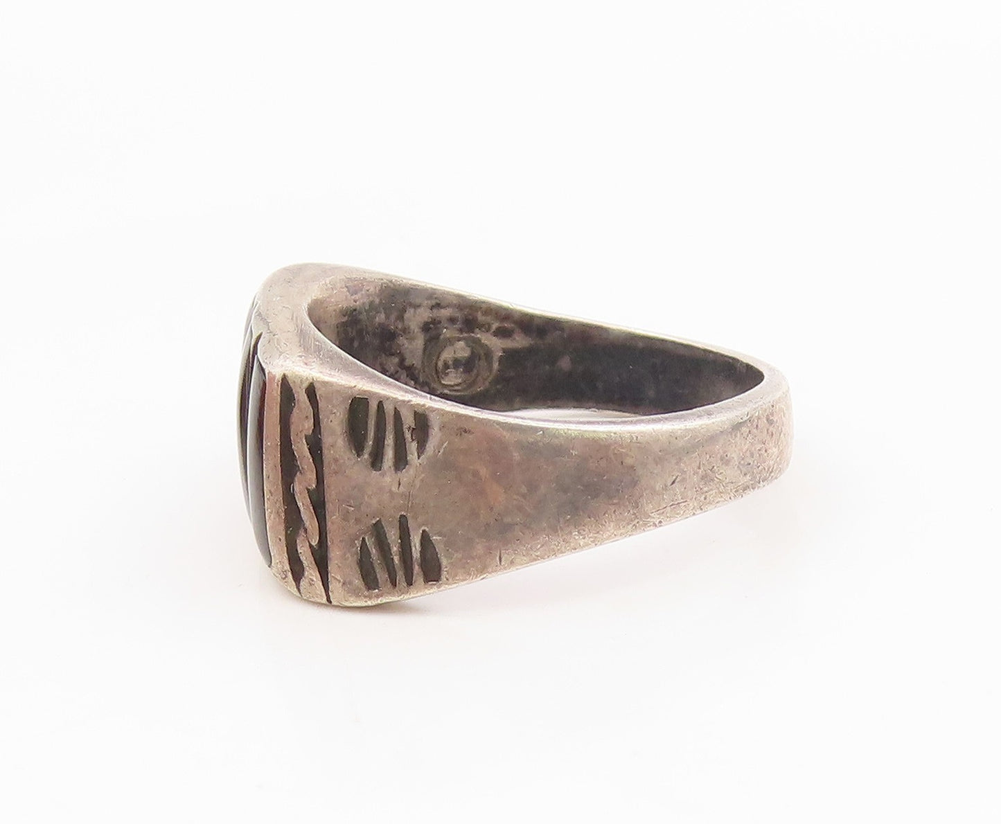 925 Sterling Silver Vintage Ring NAVAJO ZUNI Onyx Etched Band  Sz 9  RG35982