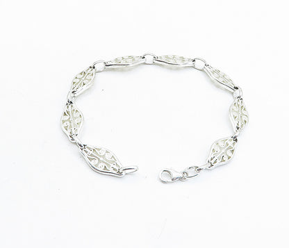 925 Sterling Silver  Petite Open Swirl Twist Detail Chain Bracelet  BT2627