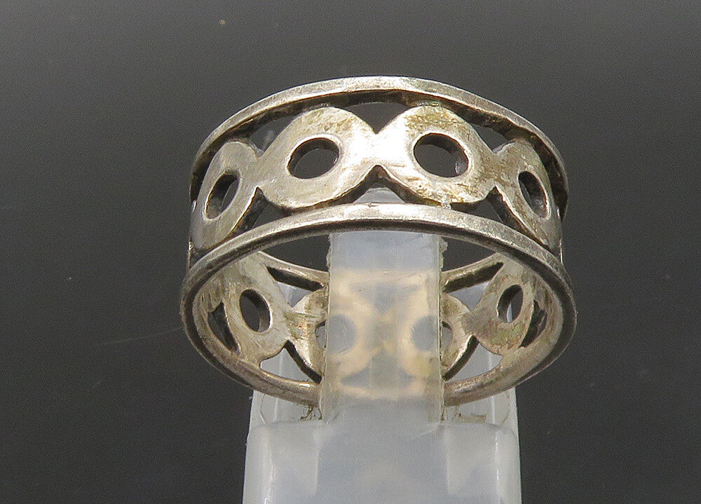 925 Sterling Silver  Vintage Open Circle Pattern Band Ring Sz 8  RG22978