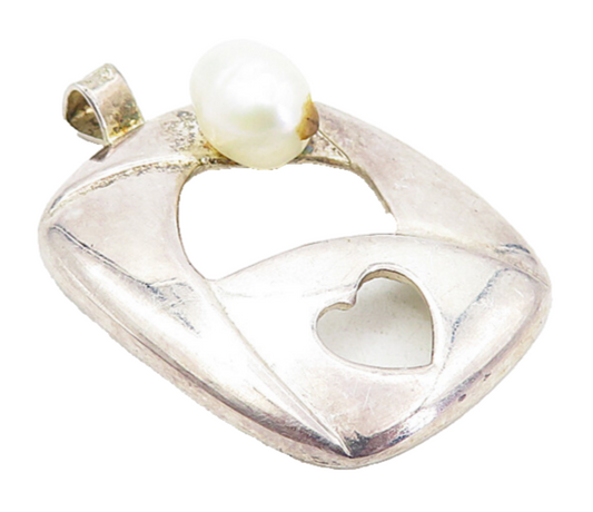 925 Sterling Silver  Vintage Petite Pearl Love Heart Cutout Pendant  PT6323