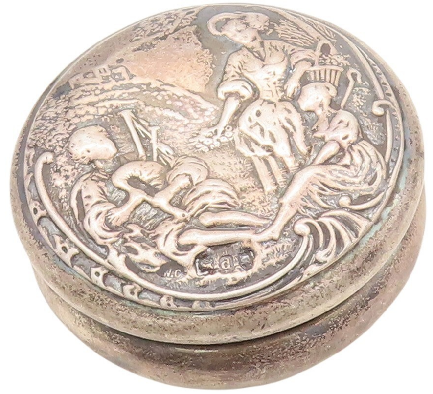 925 Sterling Silver Vintage Pill Box WC ENGLAND Antique Carved (OPENS)  TR3818