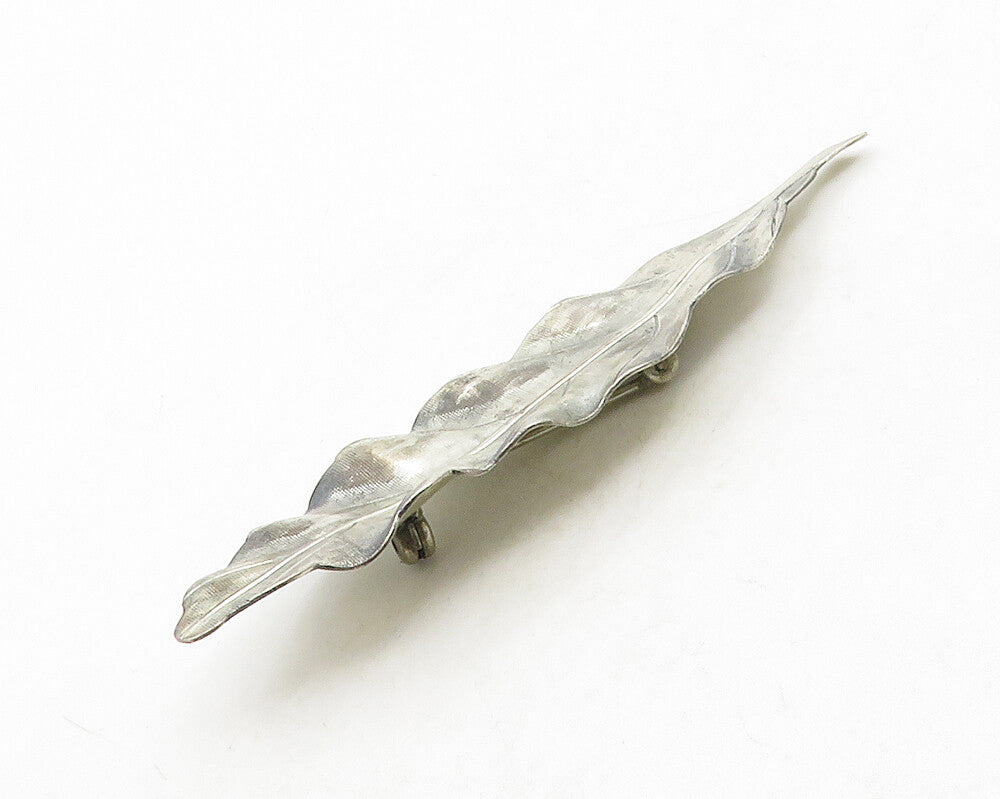925 Sterling Silver  Vintage Dark Tone Single Leaf Motif Brooch Pin  BP5094