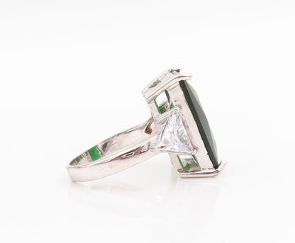 925 Sterling Silver Vintage Ring Rectangle Green & Triangle Cut CZ Sz 8  RG33196