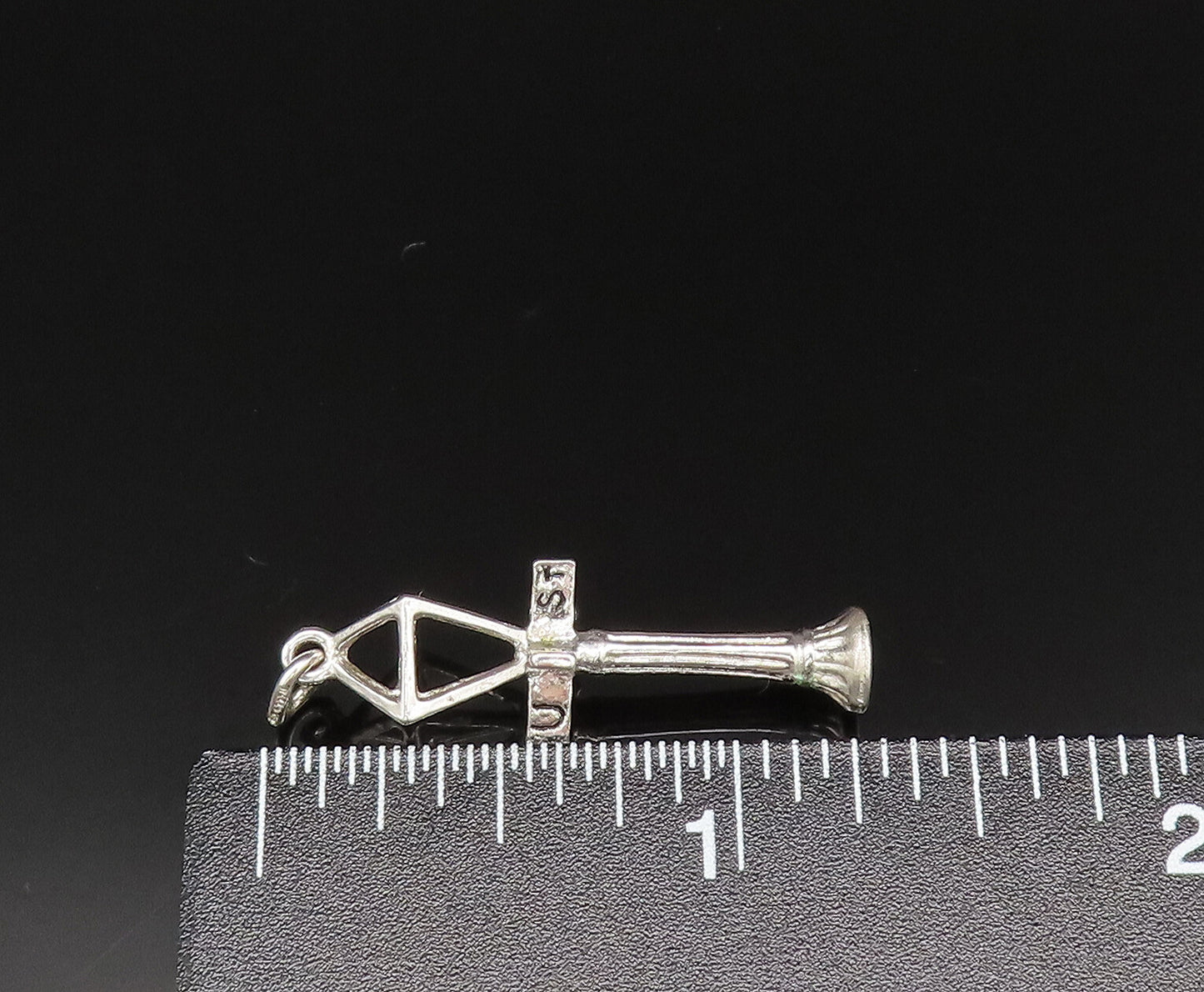 925 Sterling Silver  Vintage Sculpted Old Fashion Street Pole Pendant  PT20929