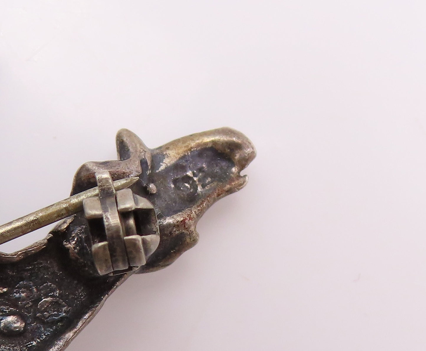 925 Sterling Silver Vintage Brooch Dark Tone Carved Dancing Clown Jester BP11700