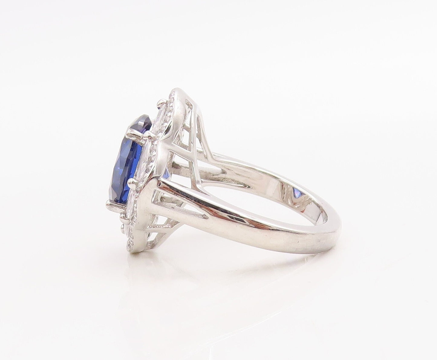 925 Sterling Silver Vintage Ring Oval Sapphire & CZ Floral Inlay Sz 7.5  RG30704
