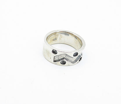 925 Sterling Silver  Vintage Dark Tone Zig Zag Design Band Ring Sz 6.5  RG3967