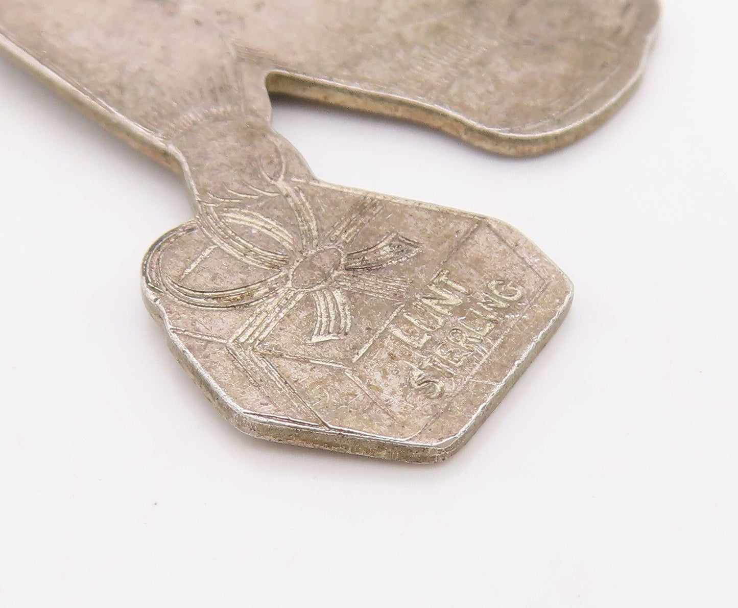 925 Sterling Silver Vintage Pendant LUNT Kid Picking Up Christmas Gift  PT23541