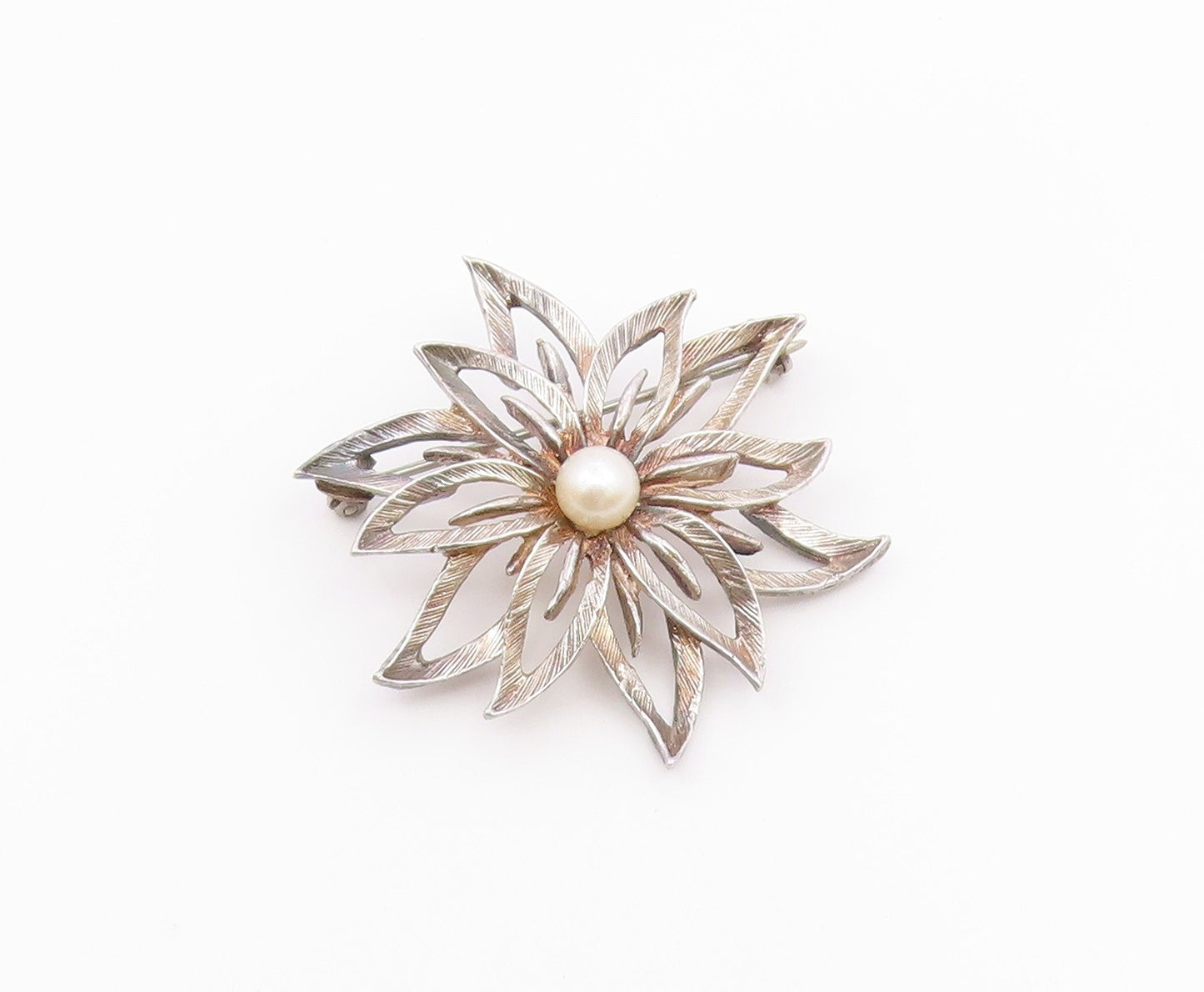 925 Sterling Silver  Vintage Cultured Pearl Flower Motif Brooch Pin  BP8927