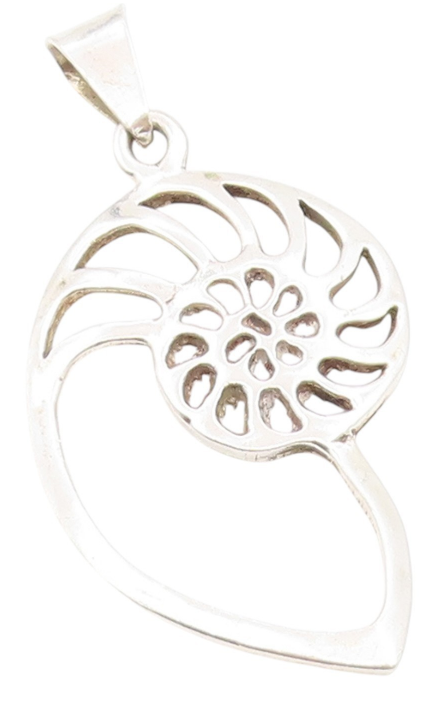 925 Sterling Silver Vintage Pendant Openwork Nautilus Shell Design Charm PT25287