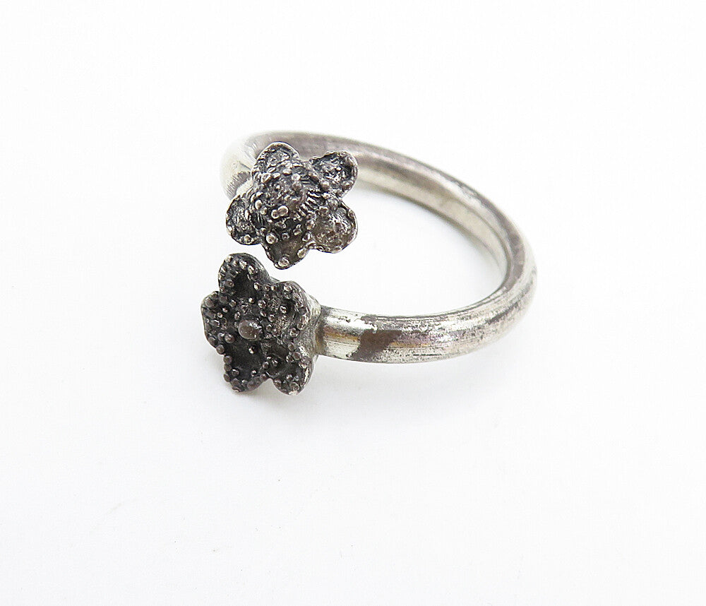 925 Sterling Silver  Vintage Dark Tone Floral Bypass Band Ring Sz 7  RG7490