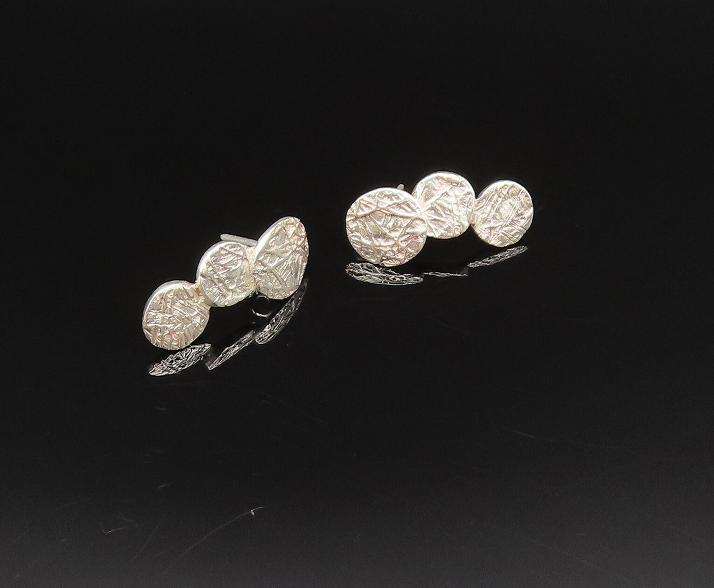 DESIGNER 925 Silver  Vintage Modernist Carved Three Circle Earrings  EG12017