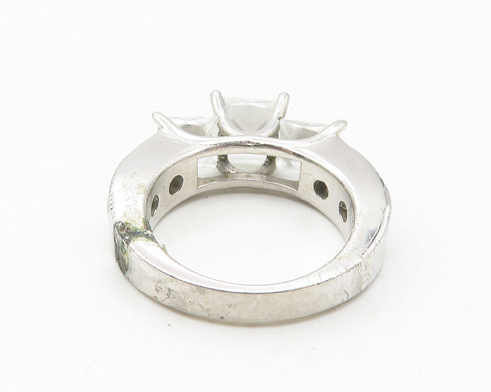925 Sterling Silver  Shiny Cubic Zirconia Graduated Band Ring Sz 5  RG11342