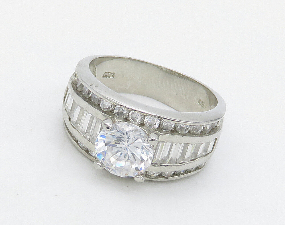 925 Sterling Silver  Sparkling Cubic Zirconia Band Ring Sz 8.5  RG16189