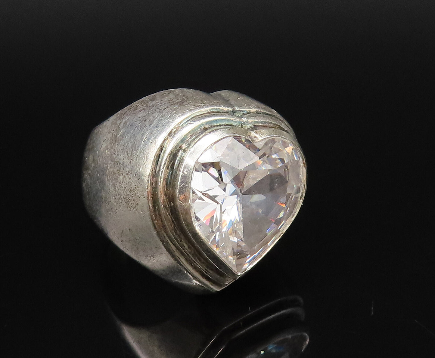 925 Silver  Vintage Heart Shaped Cubic Zirconia Dome Ring Sz 5.5  RG26027