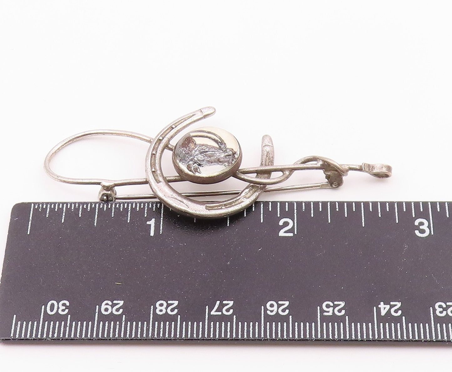 925 Sterling Silver  Vintage Horseshoe & Whip Good Luck Brooch Pin  BP9217