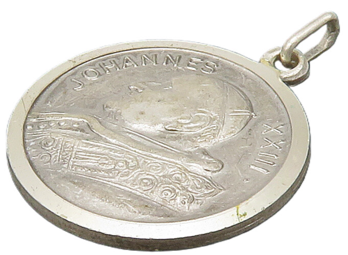 925 Sterling Silver  Vintage Pope John XXIII Catholic Rome Pendant  PT13252