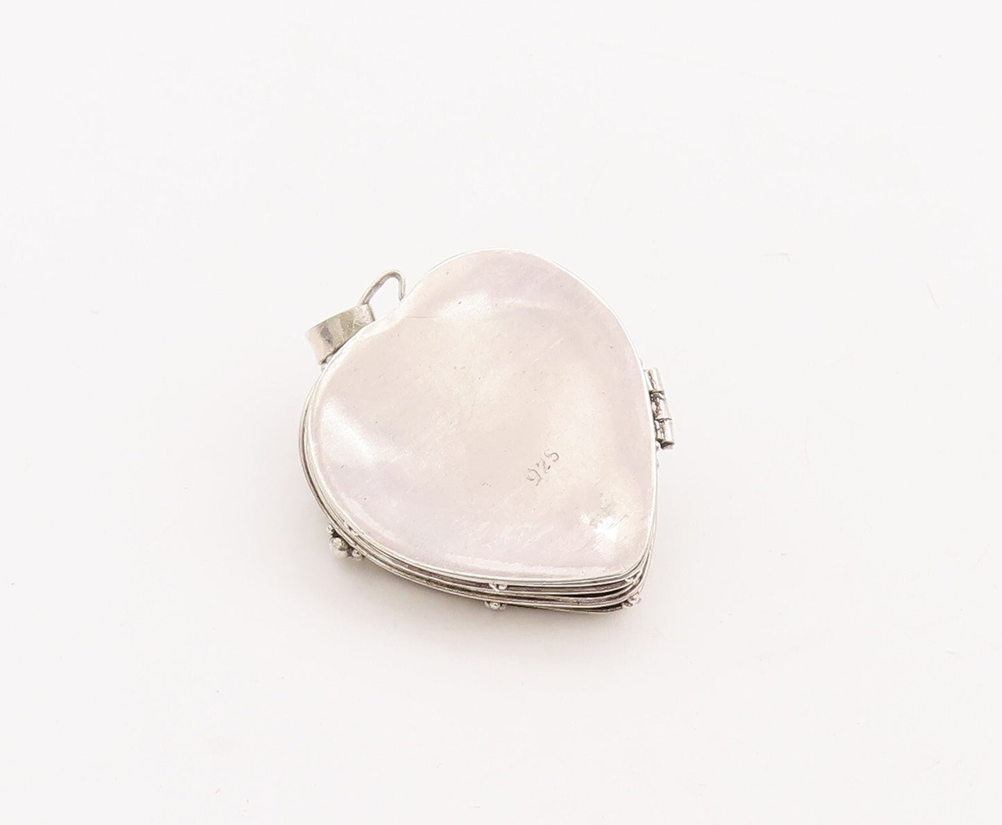925 Sterling Silver Vintage Pendant Garnet Swirly Carved Heart (OPENS)  PT23448
