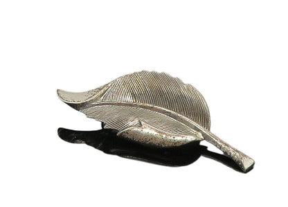BEAU 925 Sterling Silver  Vintage Shiny Single Leaf Motif Brooch Pin  BP4037