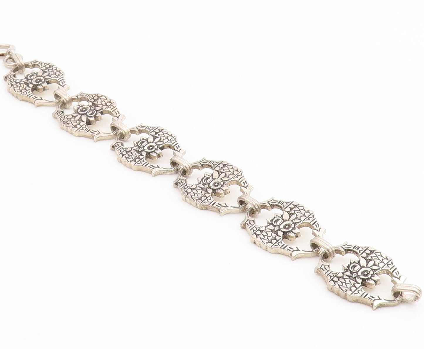 BB 925 Sterling Silver  Vintage Floral Etched Design Chain Bracelet  BT8508