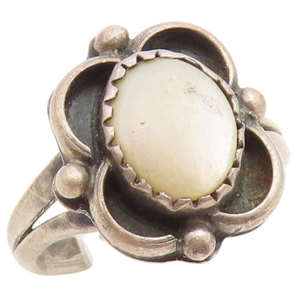 925 Sterling Silver Vintage Ring SOUTHWESTERN Mother Of Pearl Band Sz 6 RG36685
