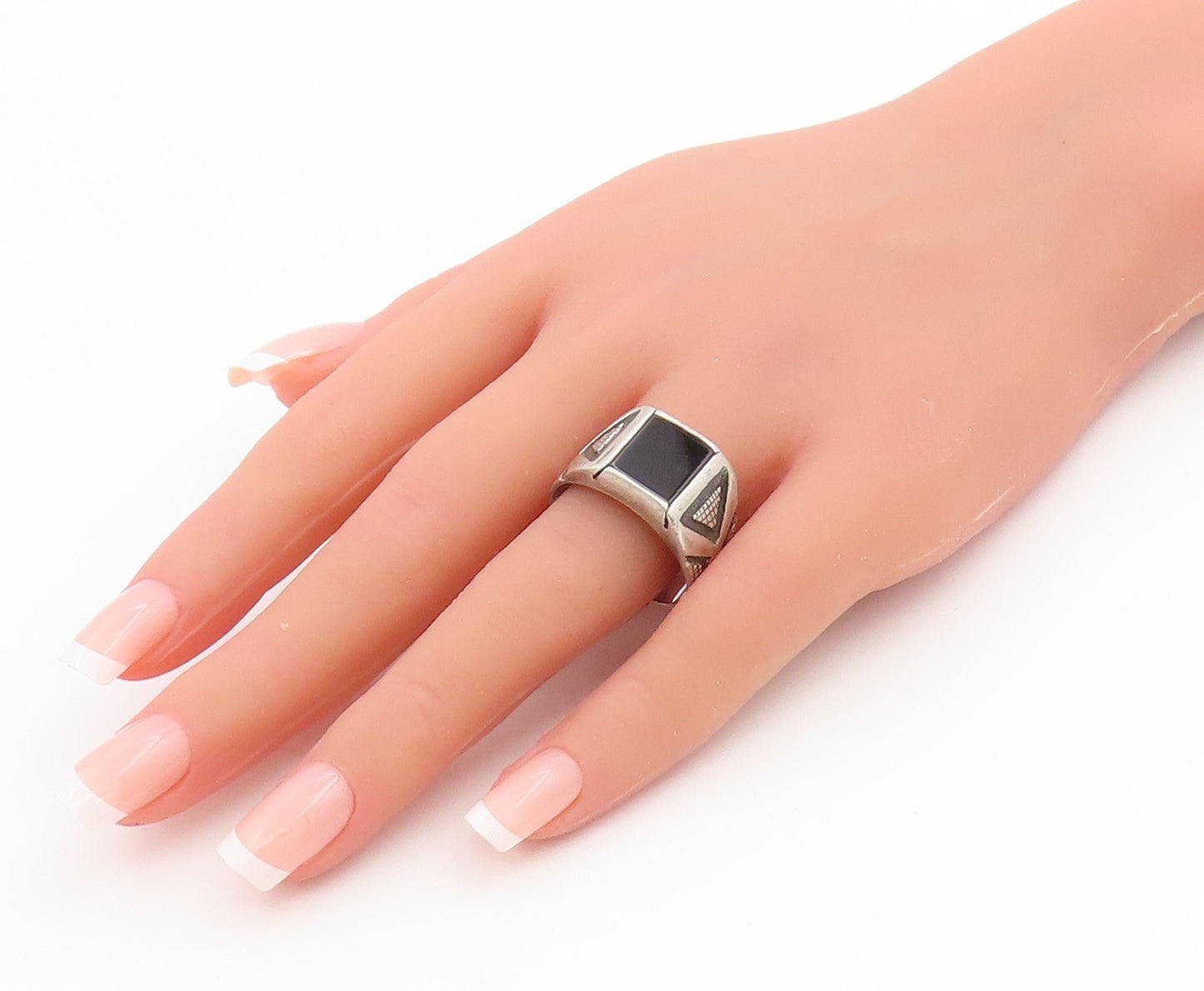 925 Sterling Silver Vintage Ring Onyx Etched Geometric Band  Sz 11.5  RG34001