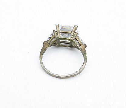 925 Sterling Silver  Vintage Cubic Zirconia Solitaire Accent Ring Sz 7  RG5196