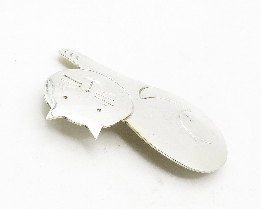 925 Sterling Silver  Vintage Shiny Etched Lying Cat Motif Brooch Pin  BP3705