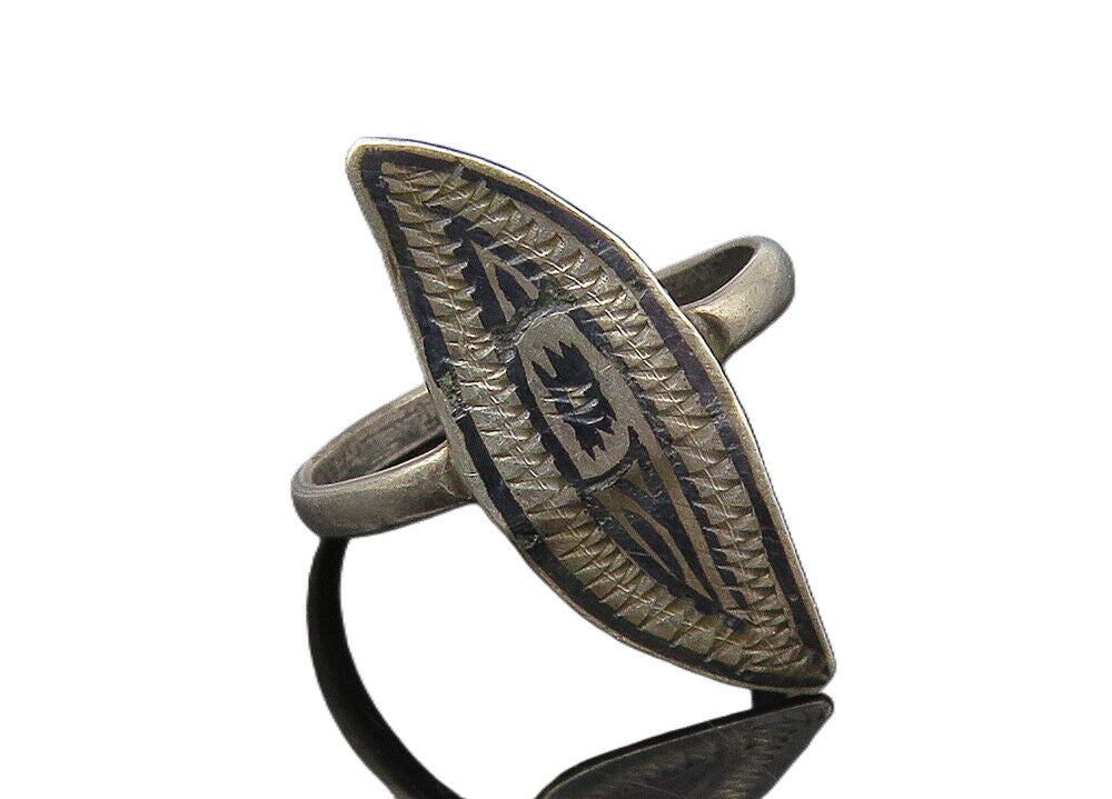 925 Sterling Silver  Vintage Etched Detail Petite Band Ring Sz 4  RG10326