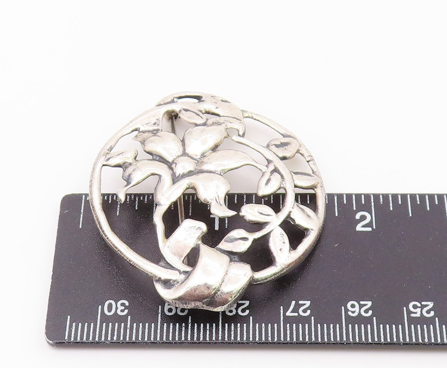 925 Sterling Silver  Vintage Shiny Round Floral Vine Motif Brooch Pin  BP5713