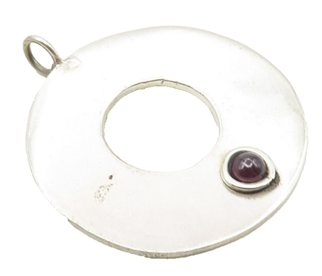 925 Sterling Silver  Vintage Cabochon Cut Garnet Open Circle Pendant  PT7030