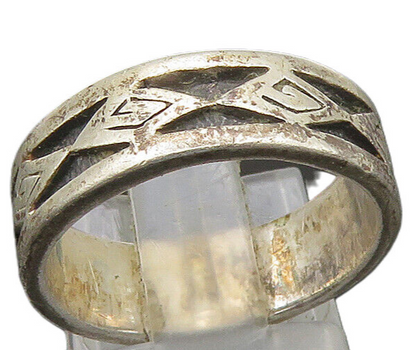 925 Sterling Silver  Vintage Shiny Oxidized Pattern Band Ring Sz 7  RG21836