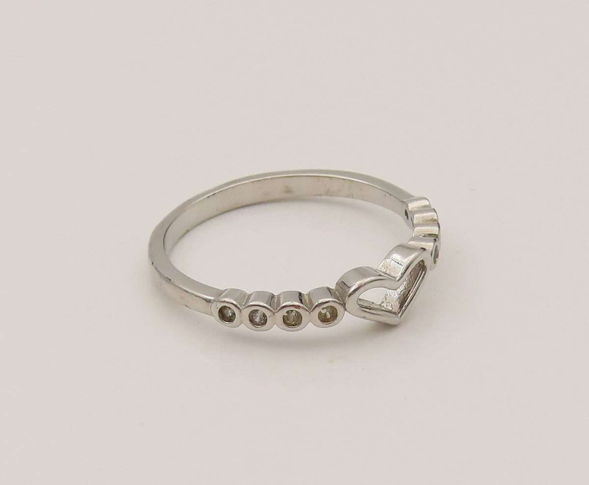 925 Sterling Silver  Vintage Dainty Open Heart & Topaz Ring Sz 7.5  RG26442