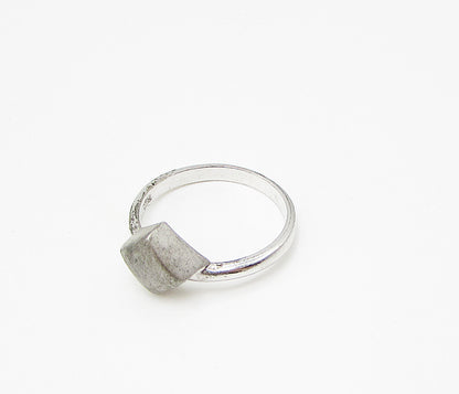 925 Sterling Silver  Vintage Slanted Square Band Ring Sz 8  RG2998