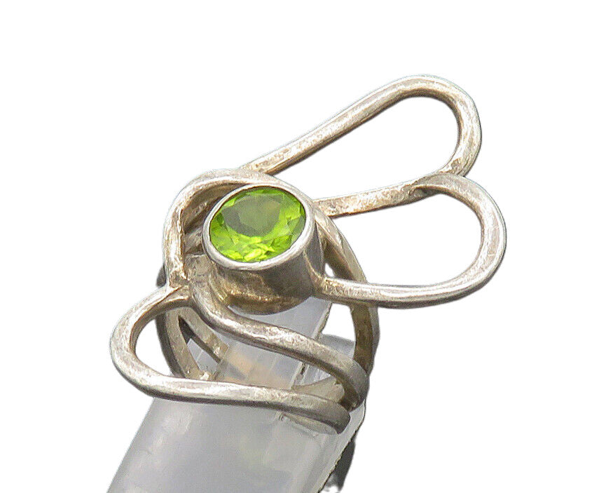 925 Sterling Silver   Vintage Peridot Love Hearts Bypass Ring Sz 5.5  RG20168