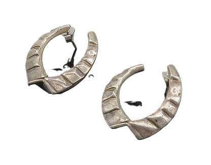 925 Sterling Silver  Vintage Dark Tone Chiseled UShape Hoop Earrings  EG9709