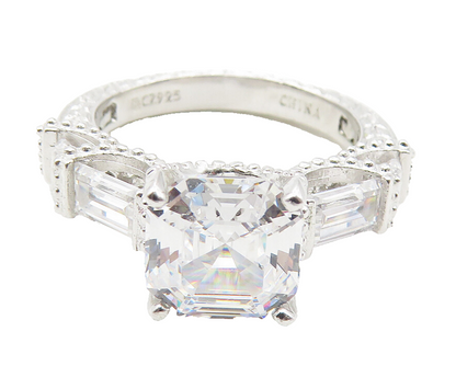 925 Sterling Silver  Cubic Zirconia Solitaire With Accents Ring Sz 5  RG11596