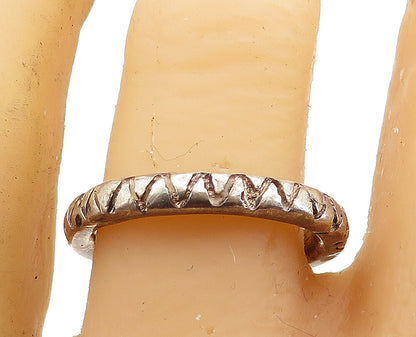925 Sterling Silver  Vintage Dark Tone Chiseled Wavy Band Ring Sz 9  RG7075