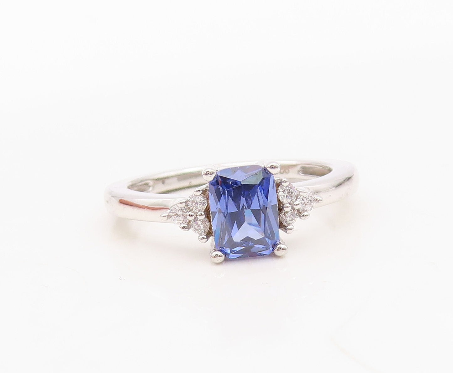 925 Sterling Silver Vintage Ring Rectangle Cut Blue & White CZ  Sz 7  RG30044