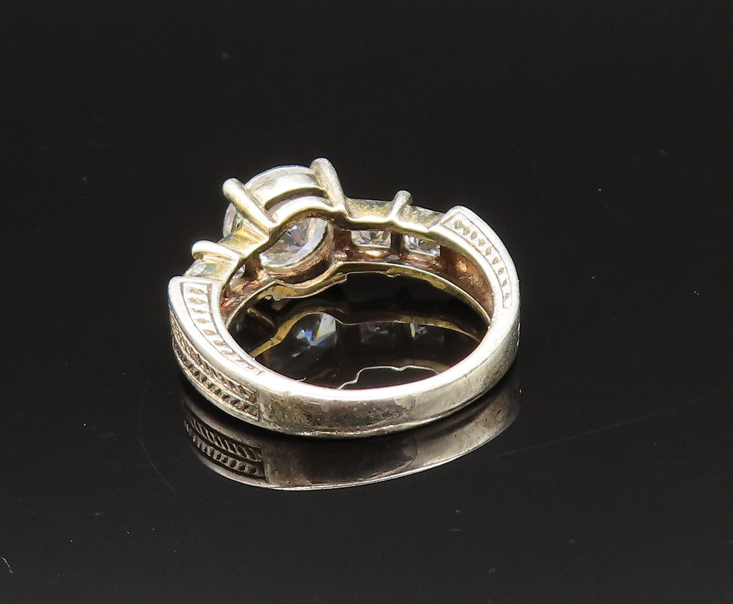 925 Silver  Vintage Multi Cubic Zirconia Etched Shank Ring Sz 6  RG25630