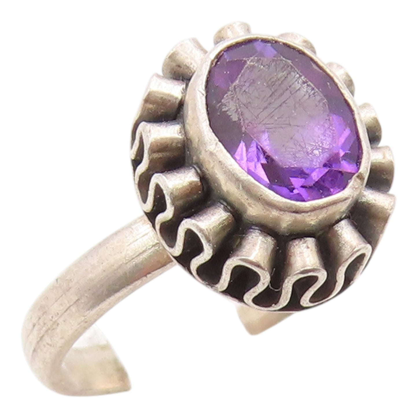 925 Sterling Silver Vintage Ring Oval Cut Amethyst Ruffled Band  Sz 5  RG36236
